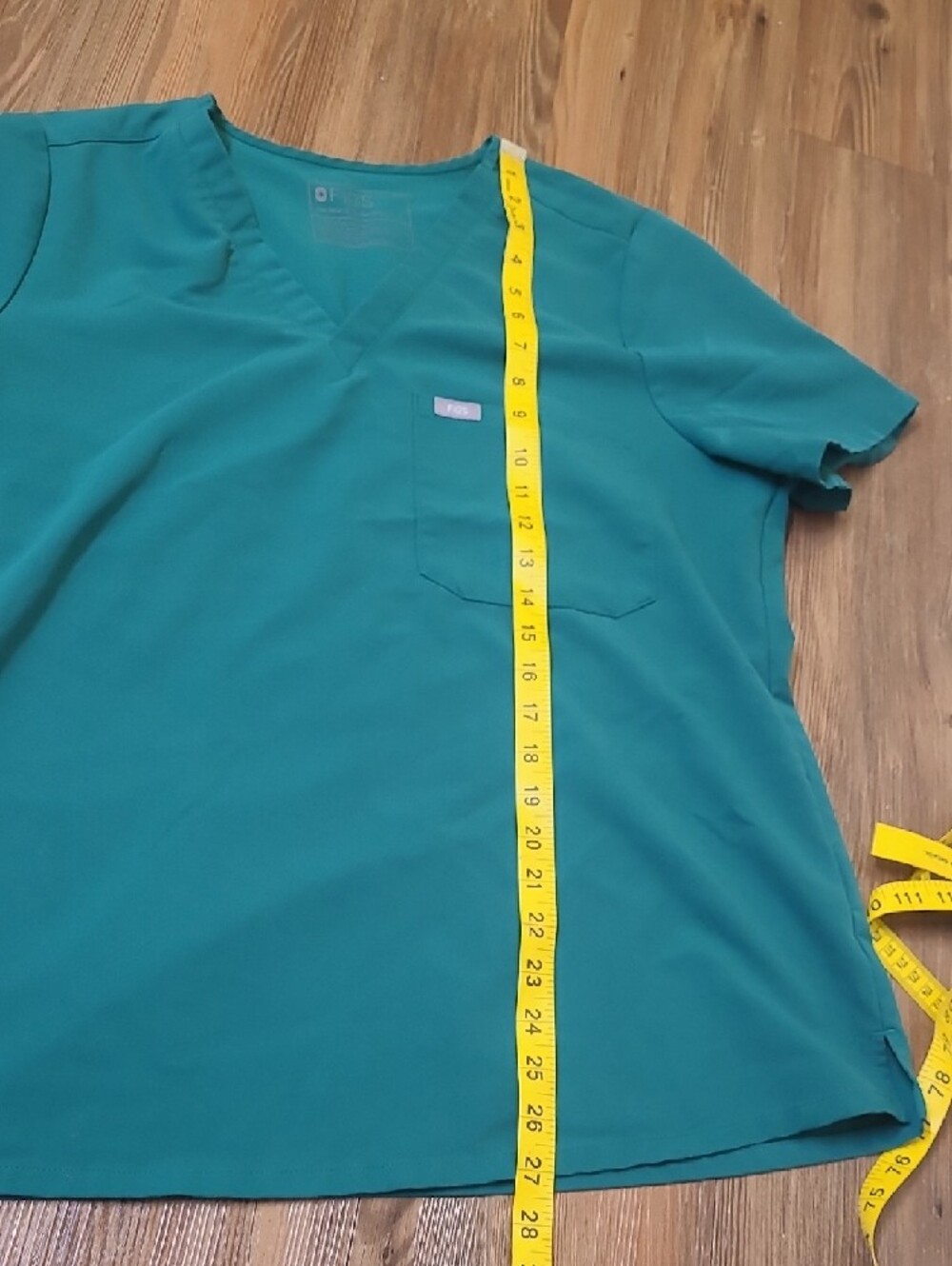 Figs women,s Teal V-Neck Scrub Top and Pants used goodsize L. - Picture 6 of 16